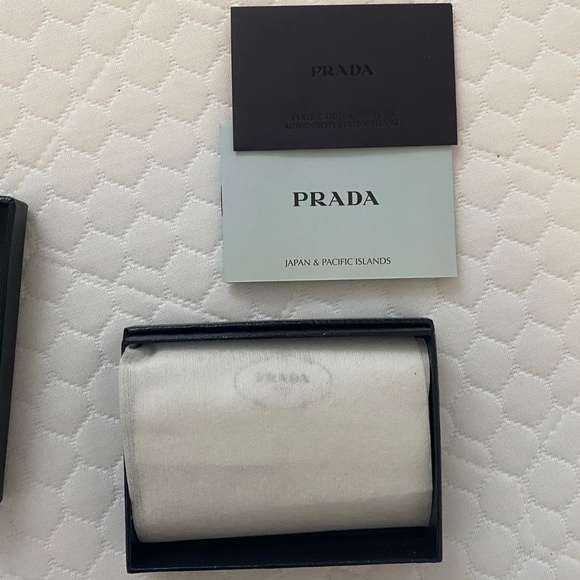 ♦️PRADA KEY CHAIN WALLET ♦️ - Picture 6 of 6